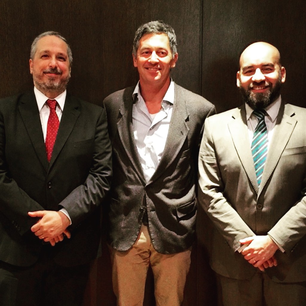 Randy Berry, Special Envoy for the Human Rights of LGBT Persons junto a Pablo De Luca y Gustavo Noguera, representantes de la Cámara de Comercio Gay Lésbica de Argentina.